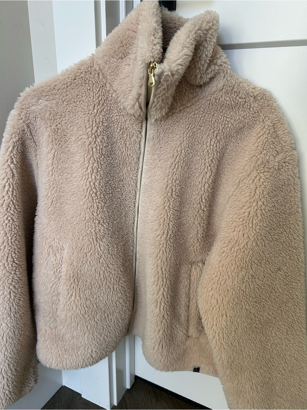 Varley Plush Sherpa Zip-Up Jacket in Light Beige - Picture 2 of 7